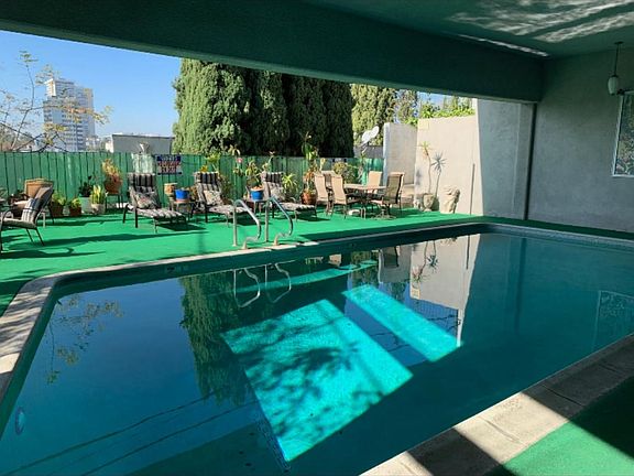 5th image of 1259 S Camden Dr APT 3B