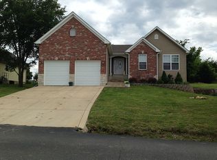 1017 Lakeshore Dr, De Soto, MO 63020
