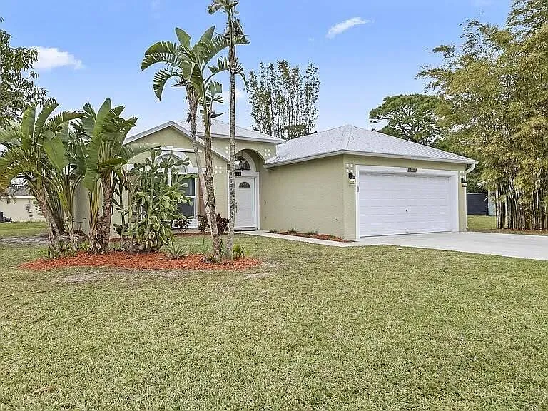 2218 SE Seamist St — Photo 2