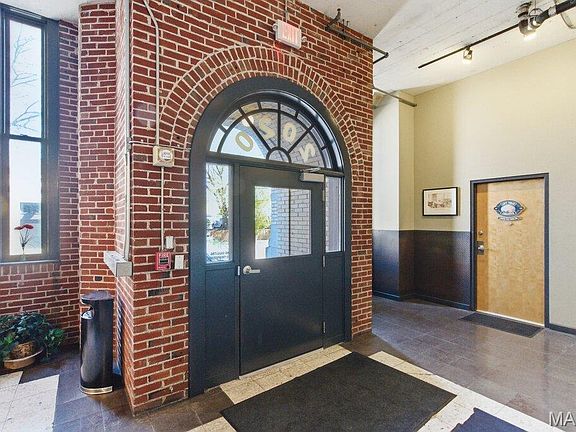 3rd image of 2020 Washington Ave Unit 303