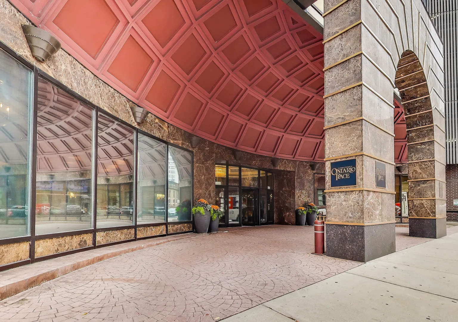 1 bed, 845 sqft, $2,450 — Photo 3
