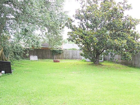 3rd image of 2071 Mercedes Blvd