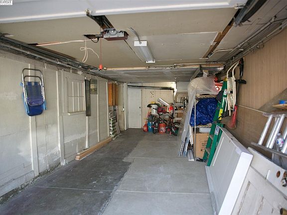 3rd image of 531 Paris St