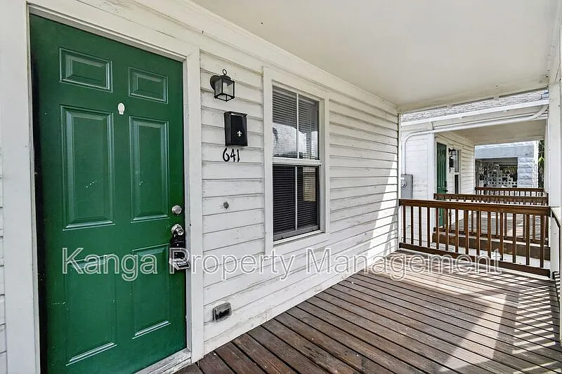 2 bed, 1.0 bath, $1,600 — Photo 3