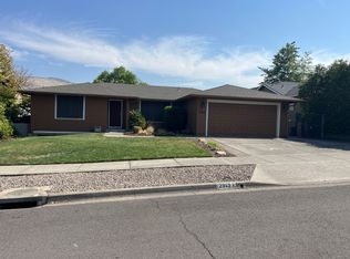 2949 Rosewood St, Medford, OR 97504