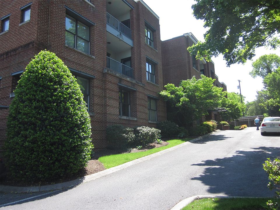 1st image of 4040 Woodlawn Drive # Top Floor