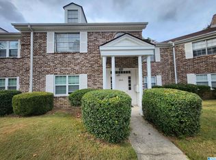2106 Montreat Ln APT B, Vestavia Hills, AL 35216