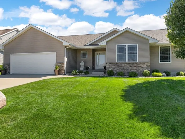 115 N 18th Ave, Hiawatha, IA 52233