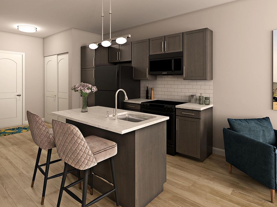 1st image of 818 E Long St #3b032jwvc