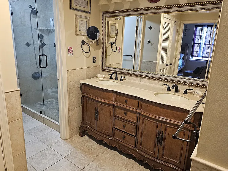 109 N Main St #1109 — Photo 4