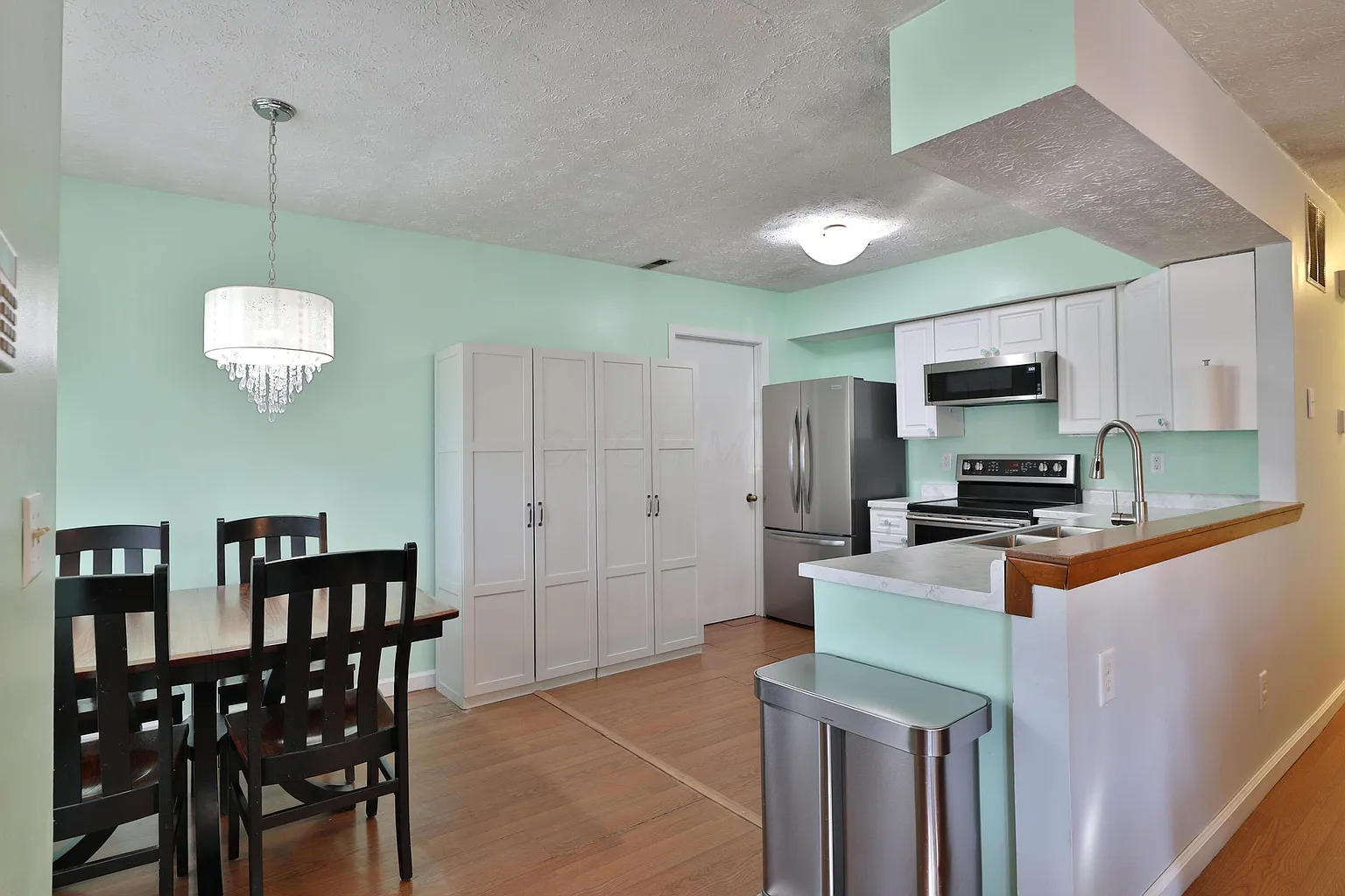 6998 Wind River Dr photo 1