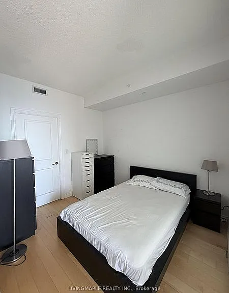 386 Yonge St #4611 — Photo 28