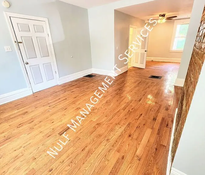 4058 Penn Ave #1 — Photo 2