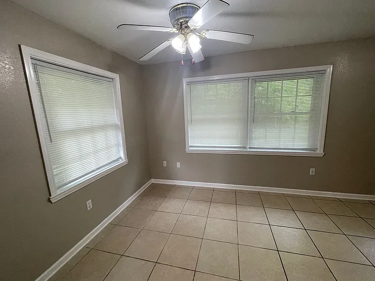 125 Cherry Ct — Photo 6