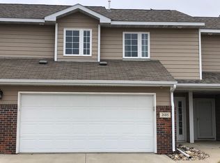 2105 Monarch Ln, Brookings, SD 57006