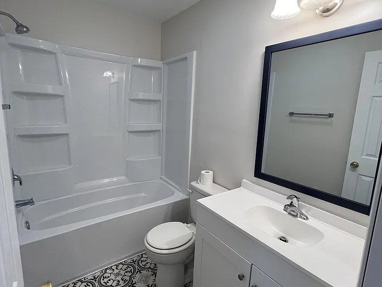 17 E Blaine St — Photo 19