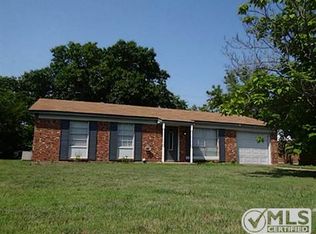 857 Rellia Dr, Terrell, TX 75160