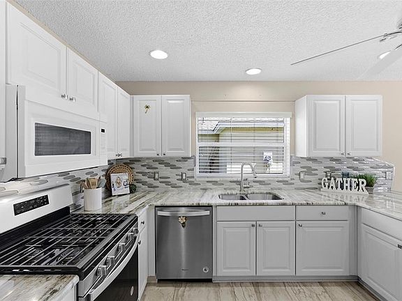 4th image of 2415 Morven Park Way