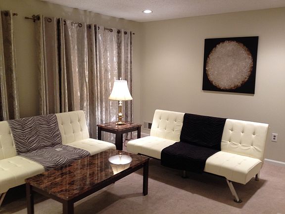 3rd image of 102 Shrewsbury Ct #102
