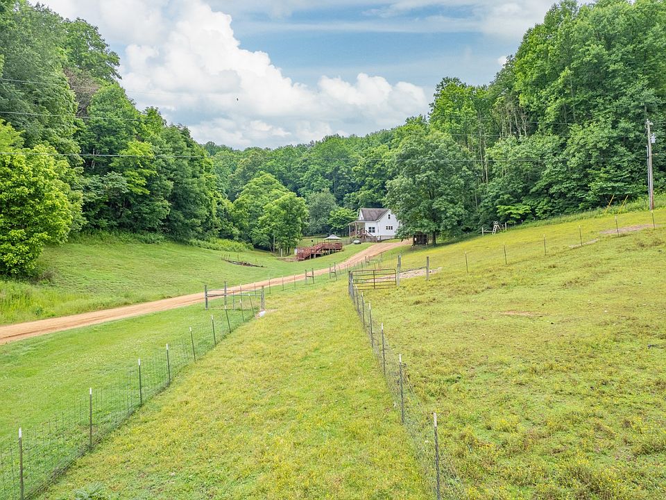 10th image of 2650 Haywood Hollow Rd