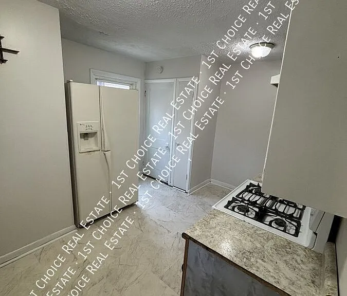 1012 Ontario St — Photo 6