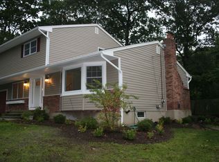 76 Saddle Rock Rd, East Setauket, NY 11733