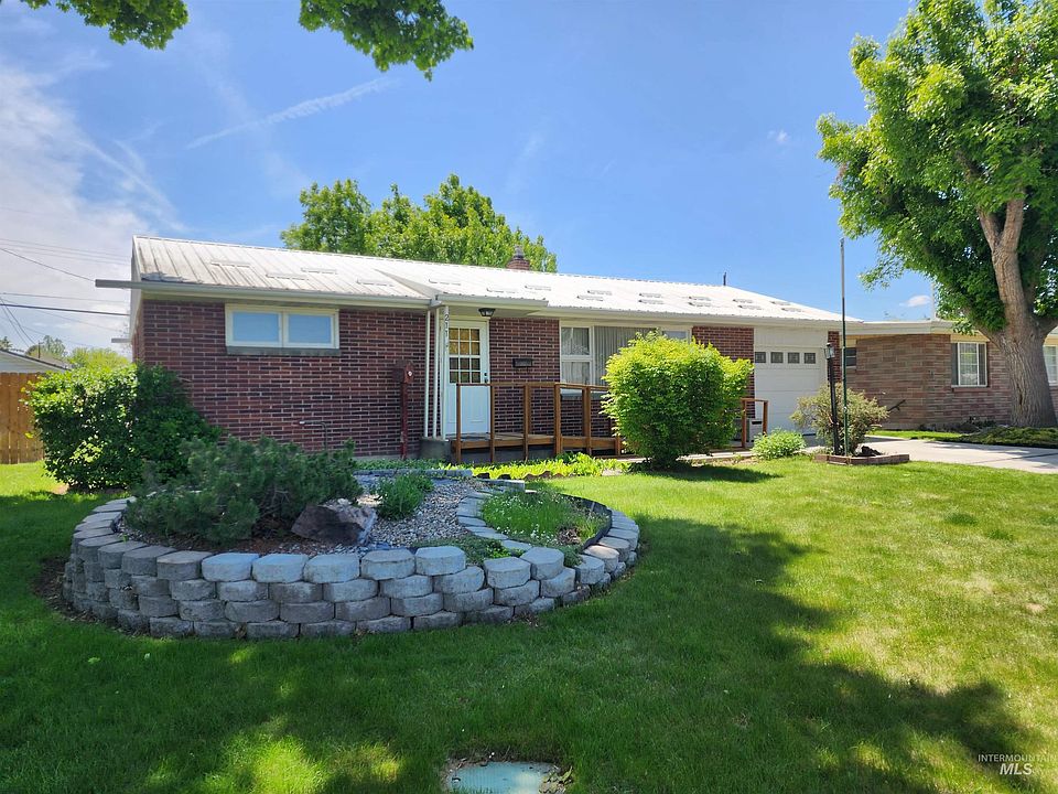 1st image of 211 Borah Ave W