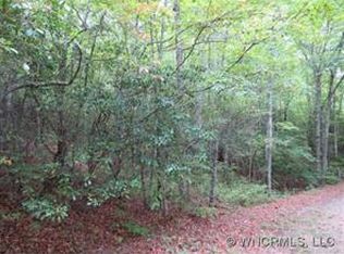 18 Walnut Ln, Franklin, NC 28734