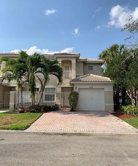 17001 NW 22nd St — Photo 10