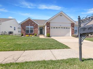 2513 Newpoint Dr, Ballwin, MO