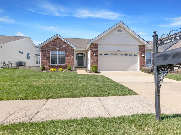 2513 Newpoint Dr, Ballwin, MO 63011