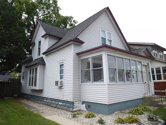 2nd image of 230 W 19th St
