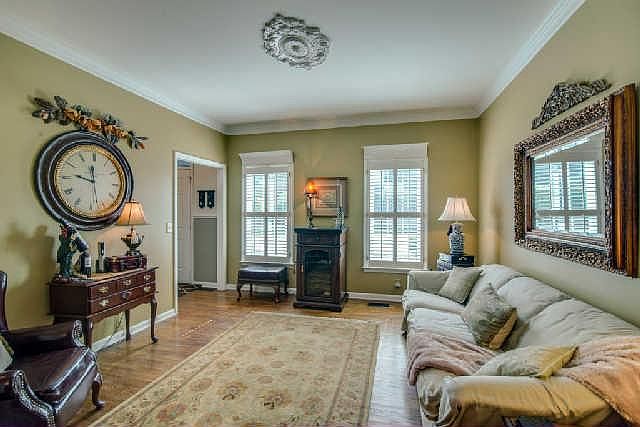 1st image of 1382 Buckingham Cir
