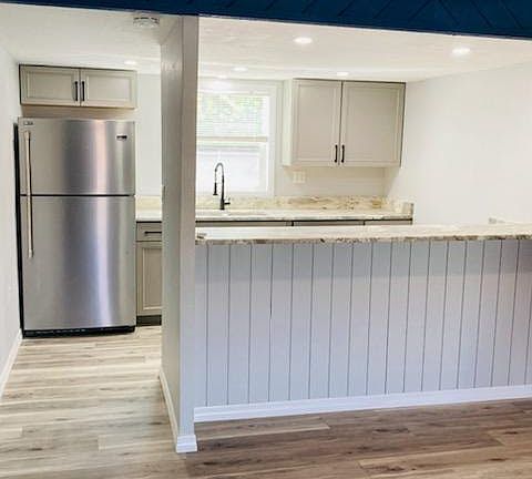 5th image of 188 Berkshire Ln