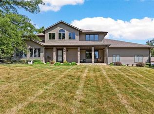 300 Foote St SW, Cedar Rapids, IA 52404