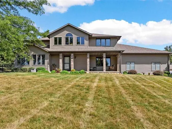 300 Foote St SW, Cedar Rapids, IA 52404