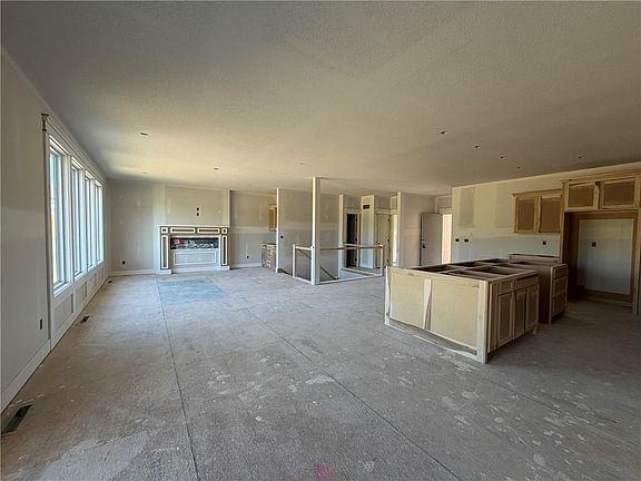 4th image of 8013 Crumley Ct