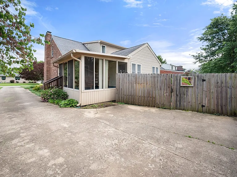 812 Beechwood Rd — Photo 36