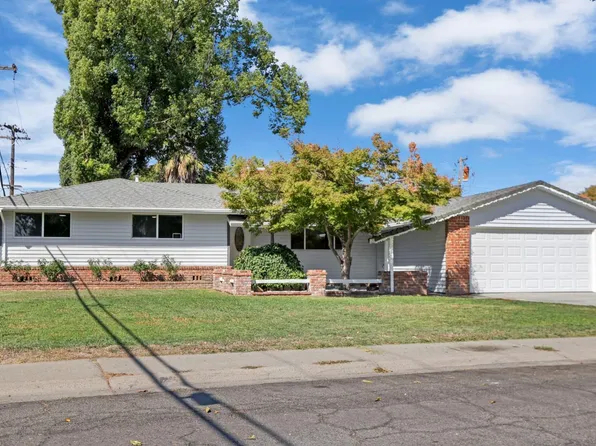 4613 B Pkwy, Sacramento, CA 95823