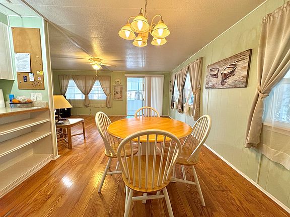 4th image of 1253 Williamsburg Pl