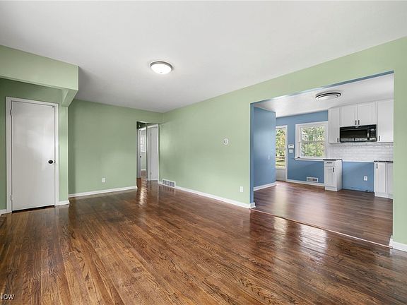 3rd image of 1533 Diana Dr