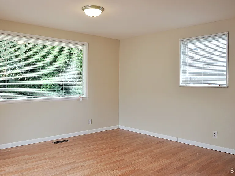 7506 26th Ave NE — Photo 13