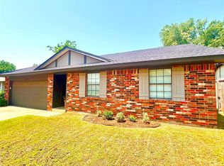 723 W Forest Dr, Mustang, OK 73064