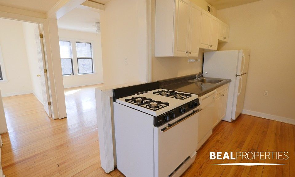 1st image of 1200 W Wellington Ave #12002