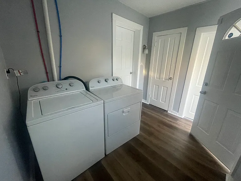 1701 Plum St #1 — Photo 3