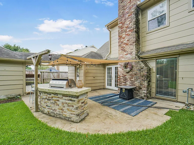 14915 Chadbourne Dr — Photo 45