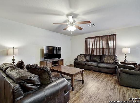 4th image of 309 Lasso Ln