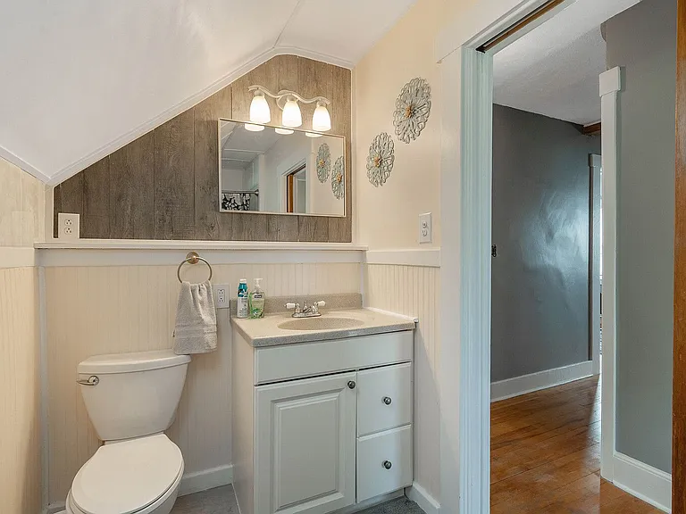 305 Arlington Ave — Photo 15