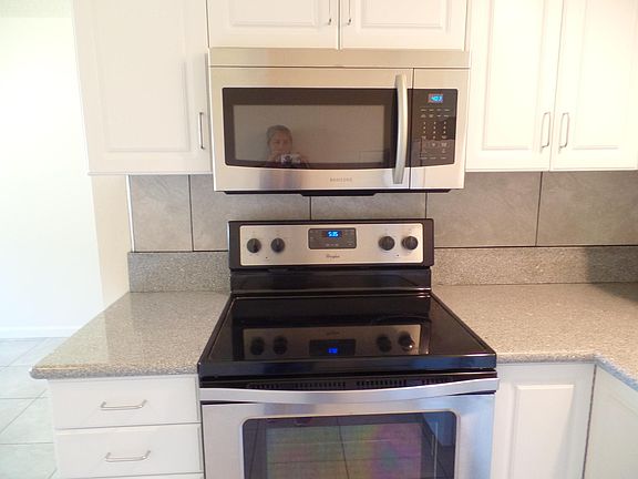 5th image of 17 NE 5th St #6