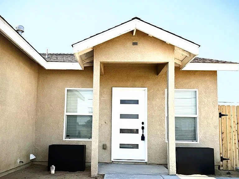 8173 Viburnum Ave — Photo 2